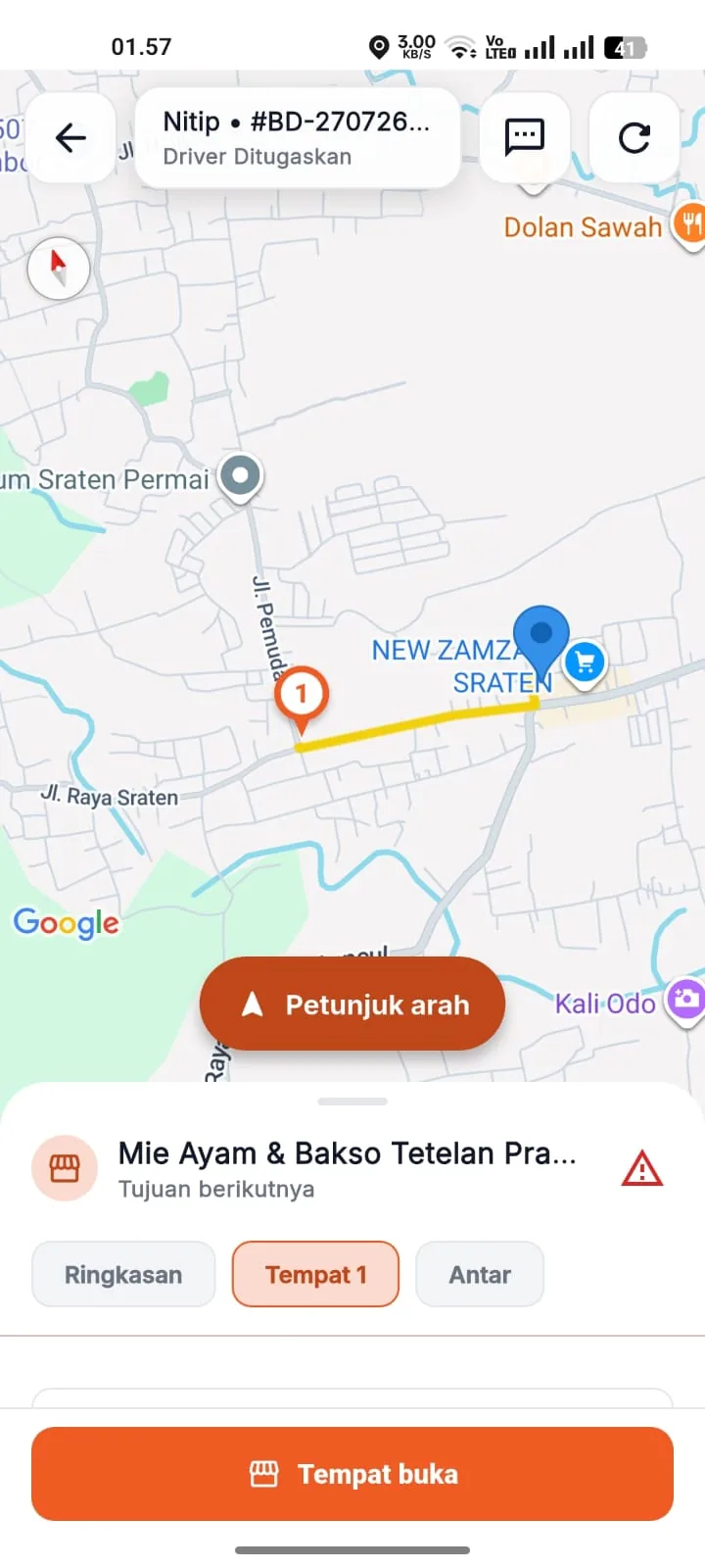 Driver app: the route to the first store of an errand order on Google Maps, with tabs for the summary, each store and the delivery.